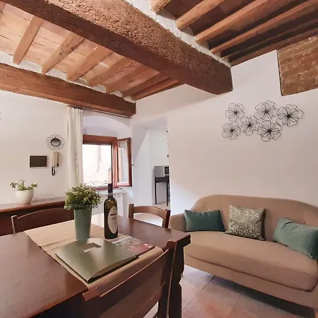 Vernaccia Apartment San Gimignano