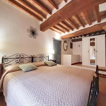 Vernaccia Apartment *